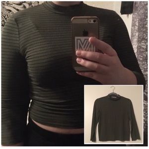 Half Turtleneck Green Half Sleeve
